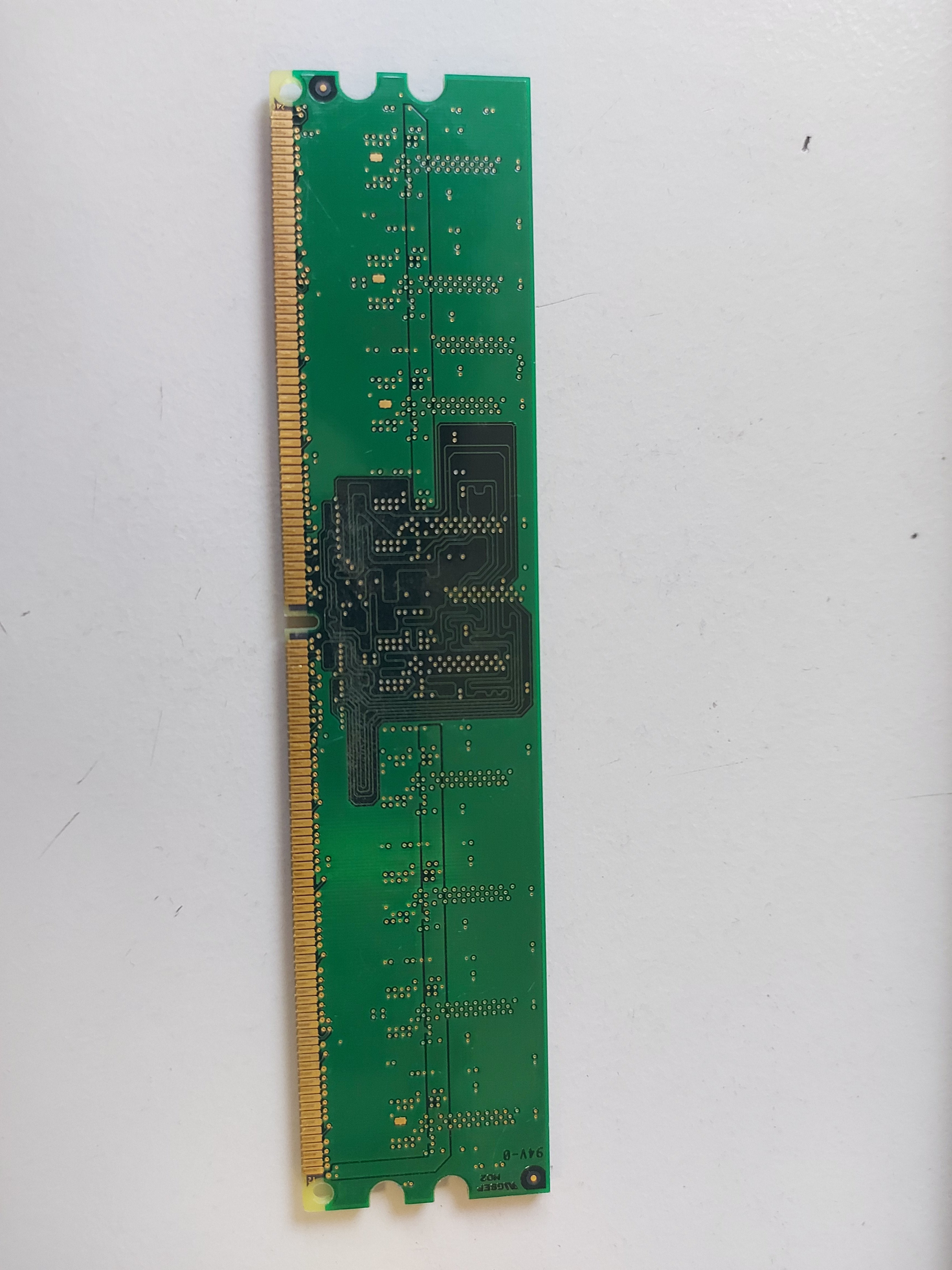 Samsung 256MB DDR2 PC24200 nonECC Unbuffered CL4 240P DIMM ( M378T3253FG0-CD5DS ) REF