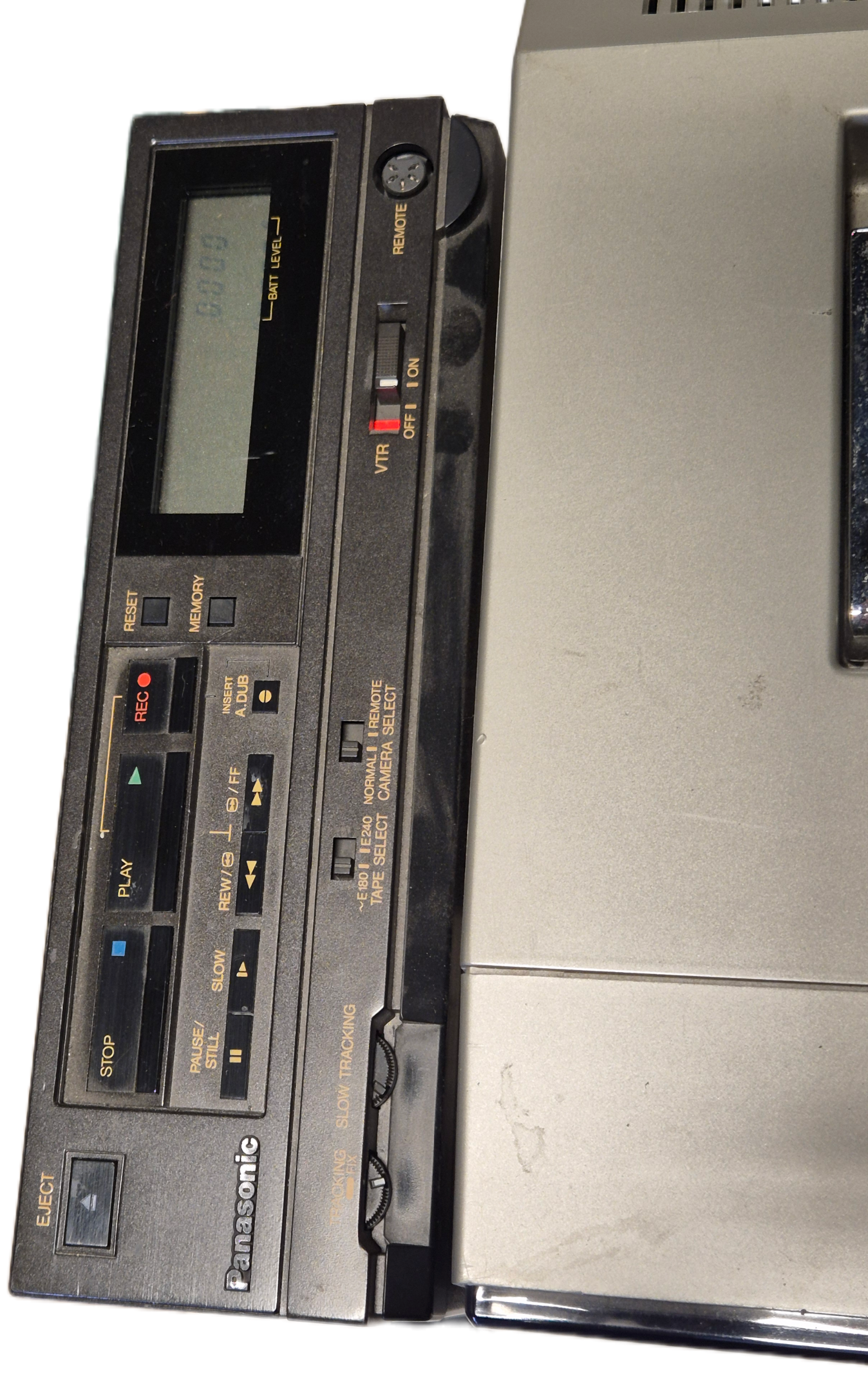 Panasonic TC-1100G Colour TV + NV-180 VHS Video Recorder ( TC-1100G ) USED
