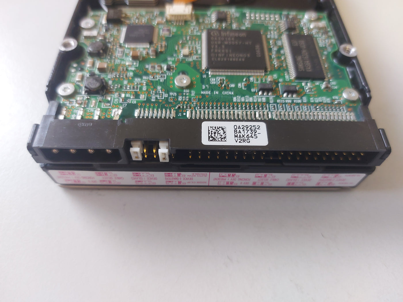 Hitachi 500GB 7200rpm IDE 3.5in HDD ( HDS725050KLAT80 0A31613 ) USED