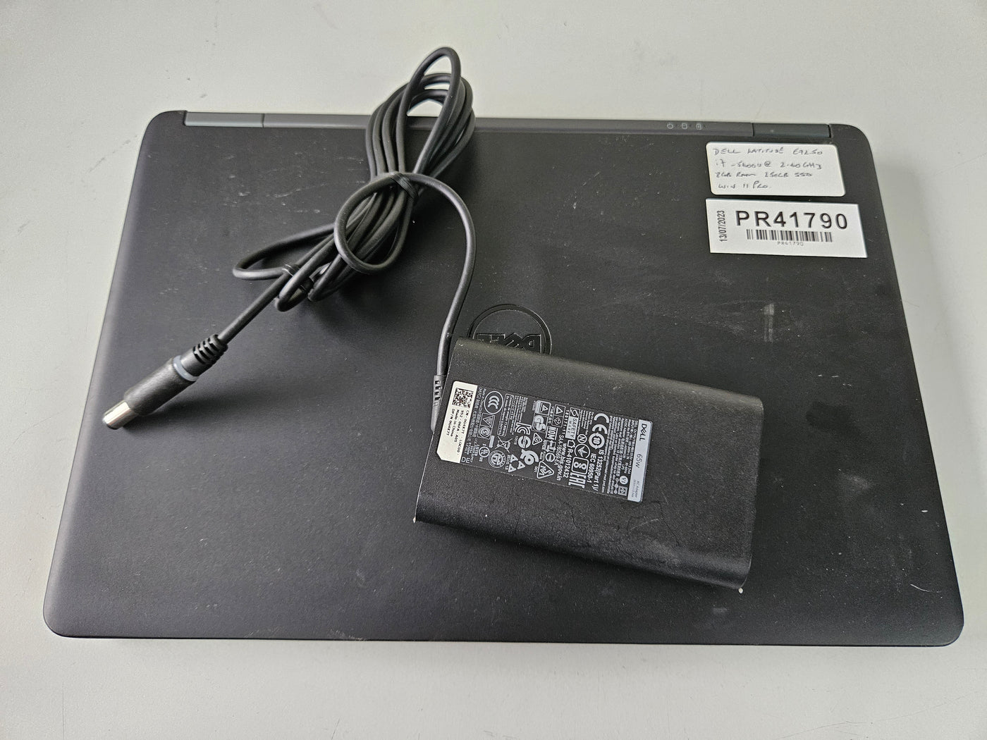 2XNFD Dell Latitude E7250 250GB SSD Core i7 Win11 Pro