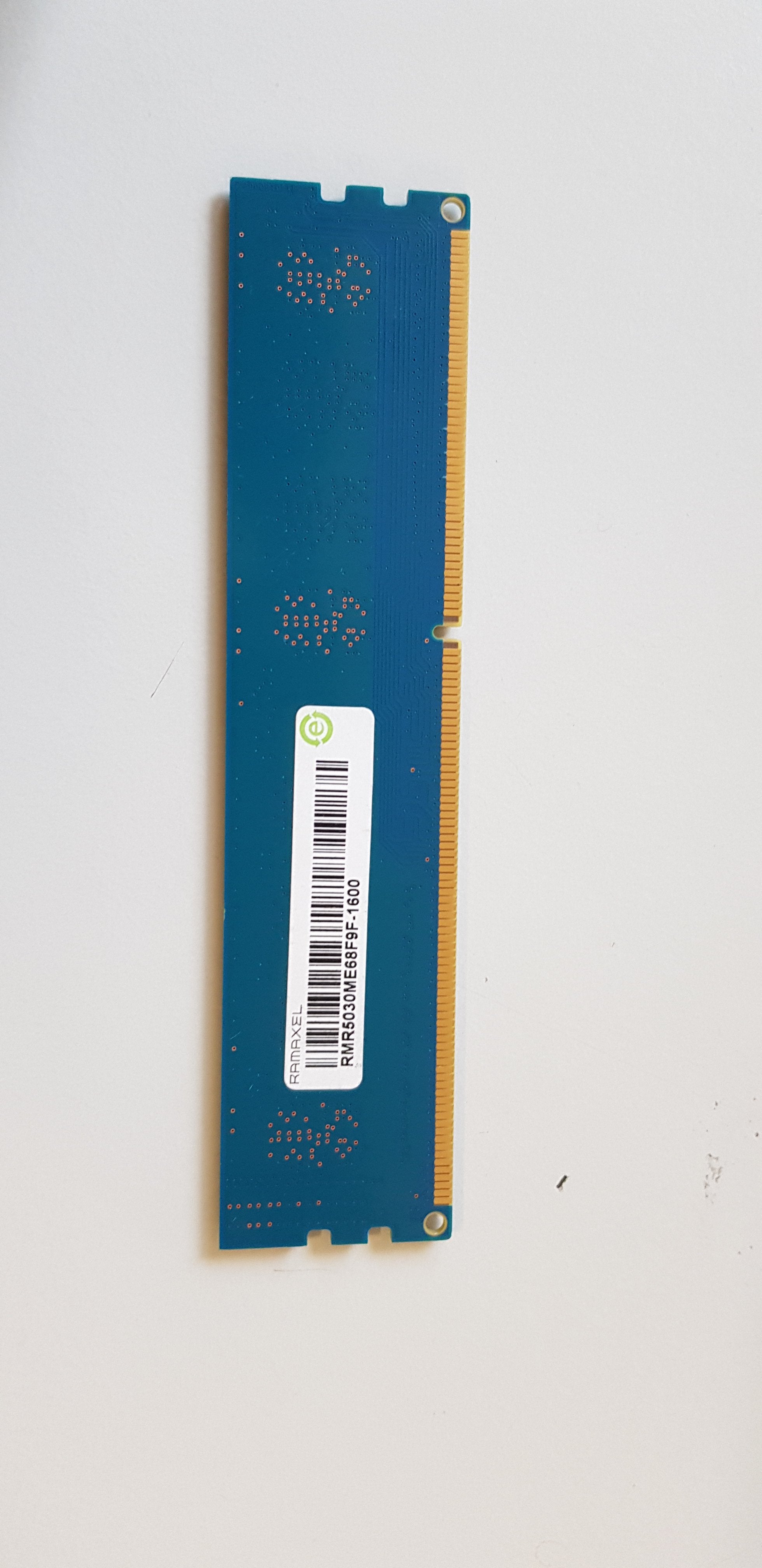 Ramaxel 4GB PC3-12800 DDR3-1600MHz non-ECC Unbuffered CL11 240-Pin DIMM Memory Module (RMR5030ME68F9F-1600)