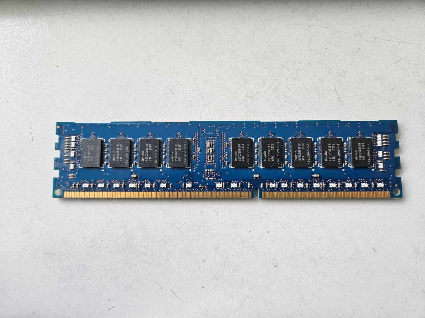 Hynix 4GB PC3-10600 DDR3-1333MHz 240-Pin DIMM ( HMT351R7CFR8A-H9 ) REF