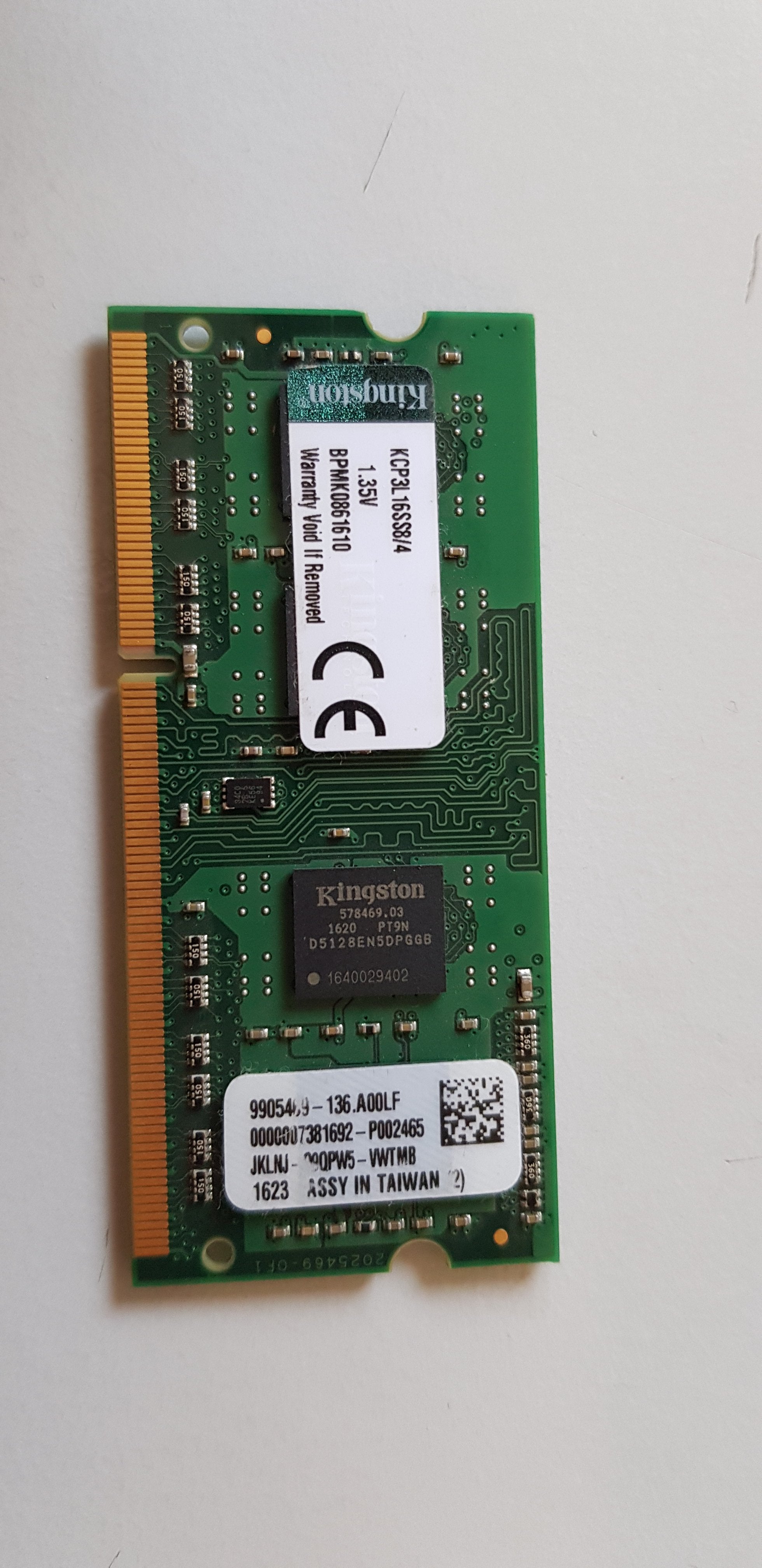 Kingston 4GB PC3-12800 DDR3-1600MHz non-ECC Unbuffered CL11 204-Pin SoDimm 1.35V Low Voltage Single Rank Memory Module (KCP3L16SS8/4)