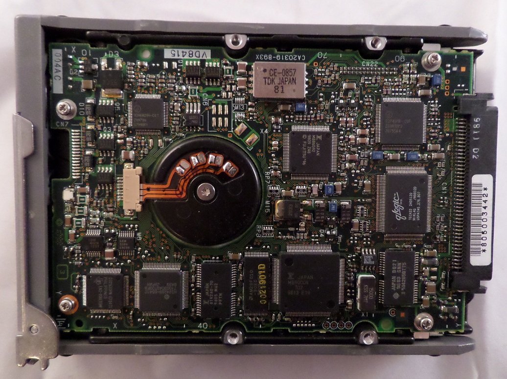 MC4185_CA01606-B55100SD_Fujitsu 9.1GB SCSI 80 pin 7200rpm 3.5in HDD - Image4