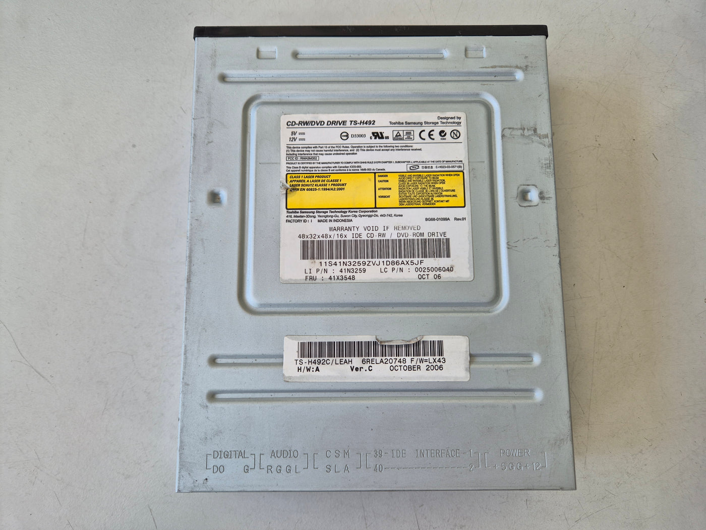 Toshiba IBM TS-H492 48x CD-RW/DVD Drive ( TS-H492C/LEAH 41N3259 41X3548 ) USED