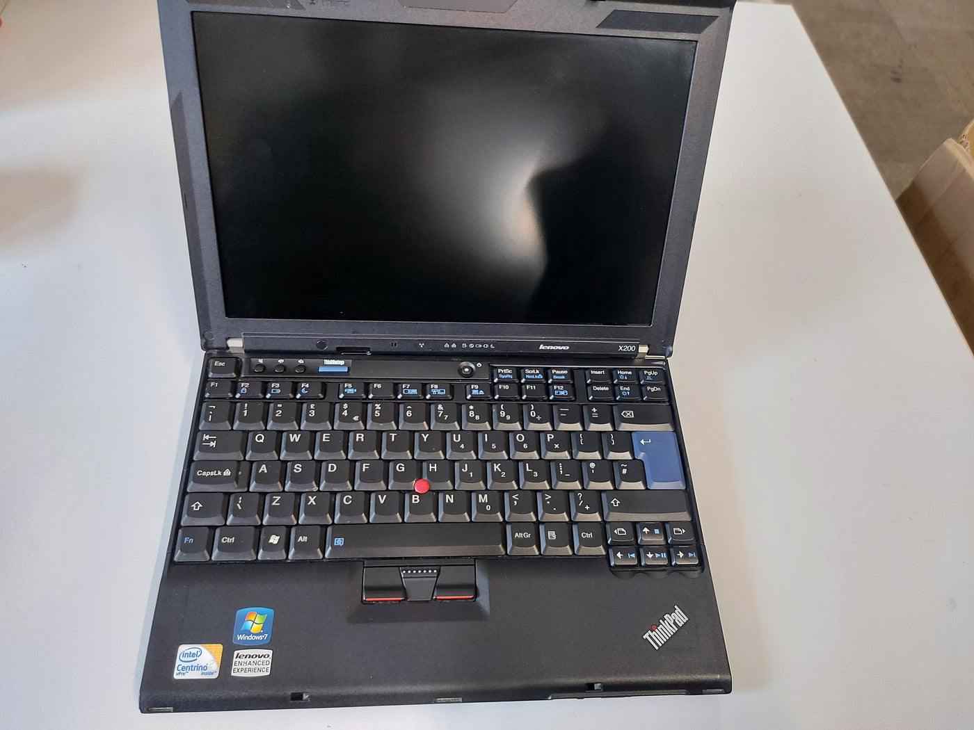 Lenovo Thinkpad X200 Type 7459-8R7 160GB HDD Core 2 Duo P8700 2530MHz 2GB RAM 12.1" Laptop ( 74598R7 ) USED