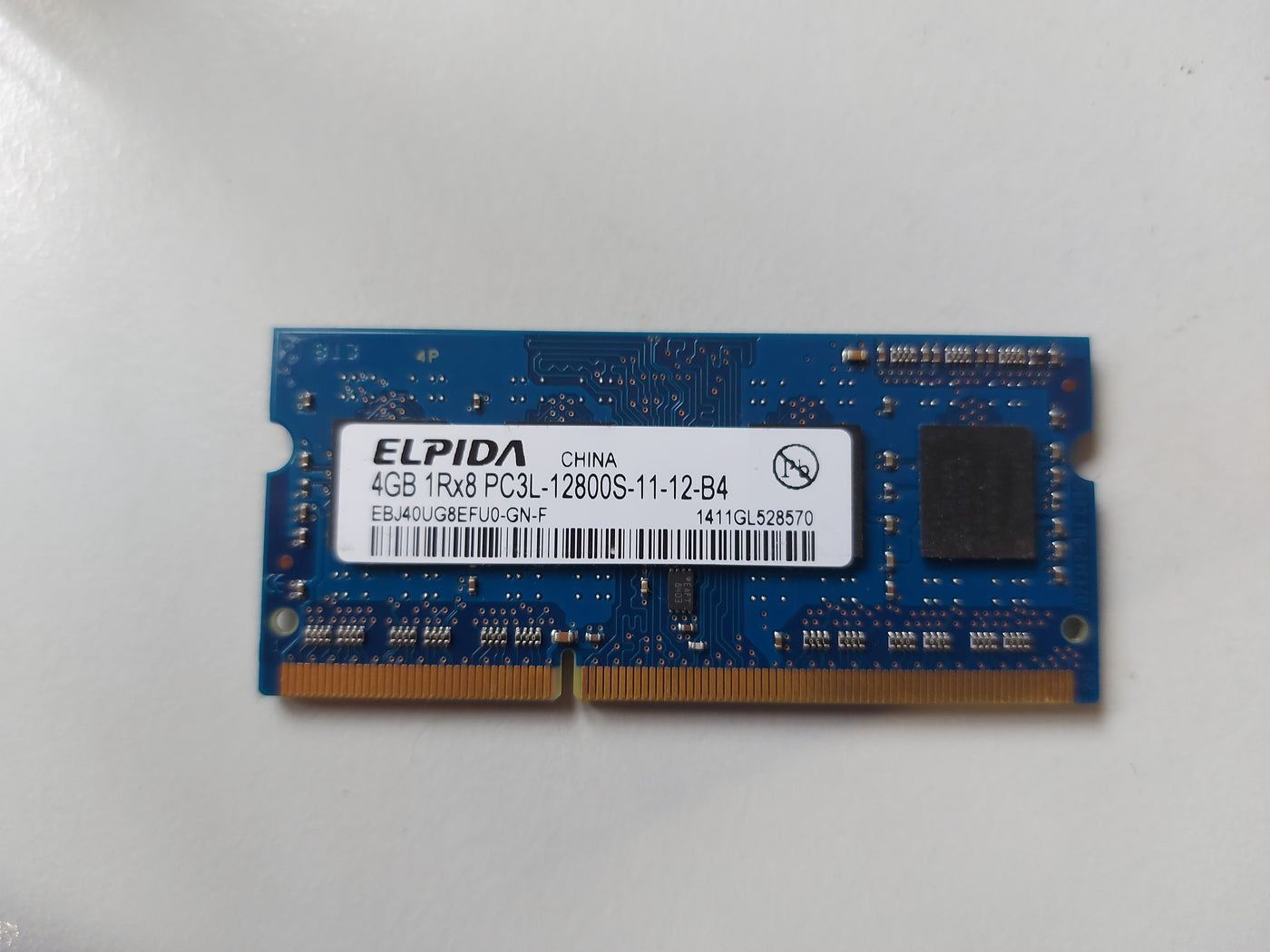 Elpida 4GB PC3-12800 DDR3-1600MHz non-ECC Unbuffered CL11 204-Pin SoDimm Module ( EBJ40UG8EFU0-GN-F 698656-154 ) REF