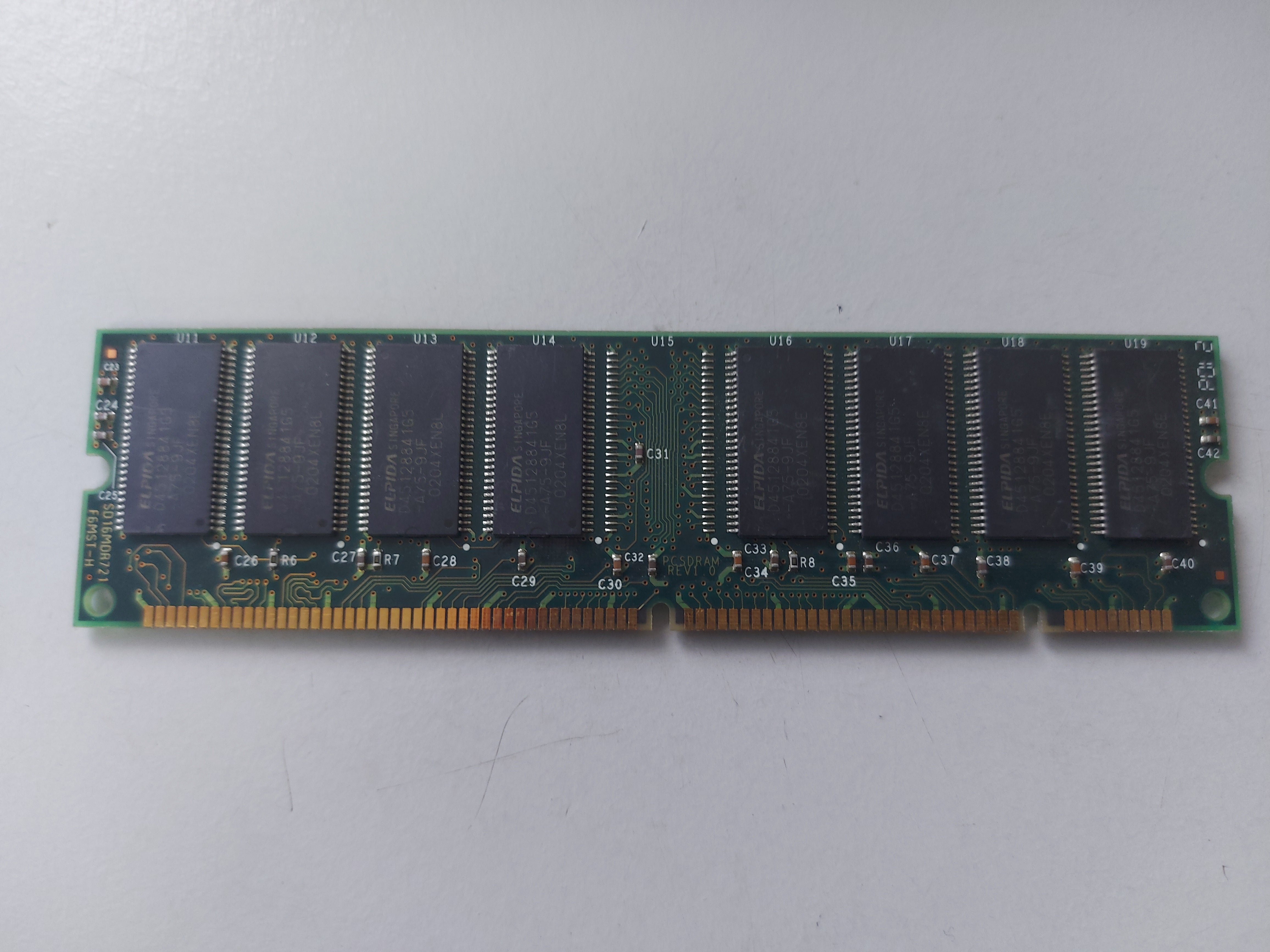 Elpida 256MB PC133 168-Pin CL3 SDR SDRAM DIMM ( MC-4532CD647XFA-A75 ) REF