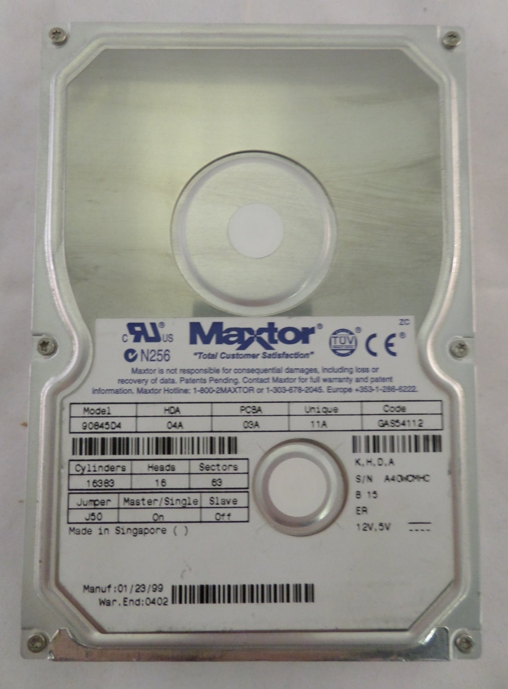 MC2023_90845D4_Dell Maxtor 8GB IDE 5400rpm 3.5in HDD - Image2