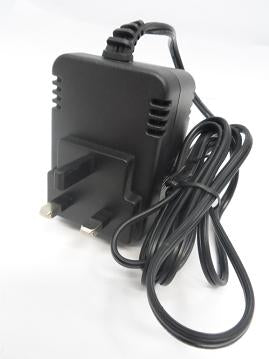 PS17 0305 UK - AC/DC Adapter PS17-0305-UK 3.3V - 100-240V Input - USED