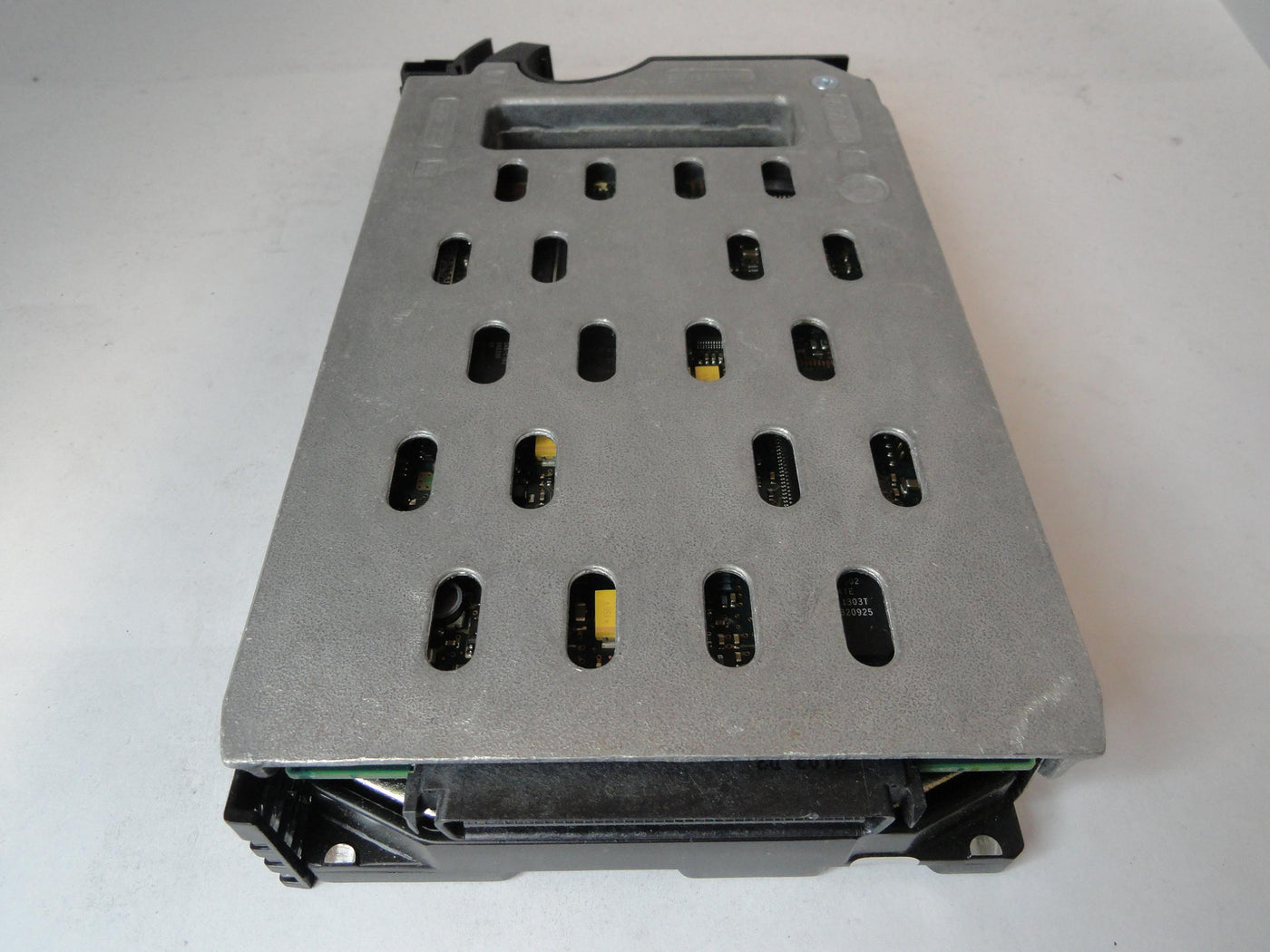 PR21810_9P2006-030_Seagate Dell 18GB SCSI 80 Pin 15Krpm 3.5in HDD - Image2