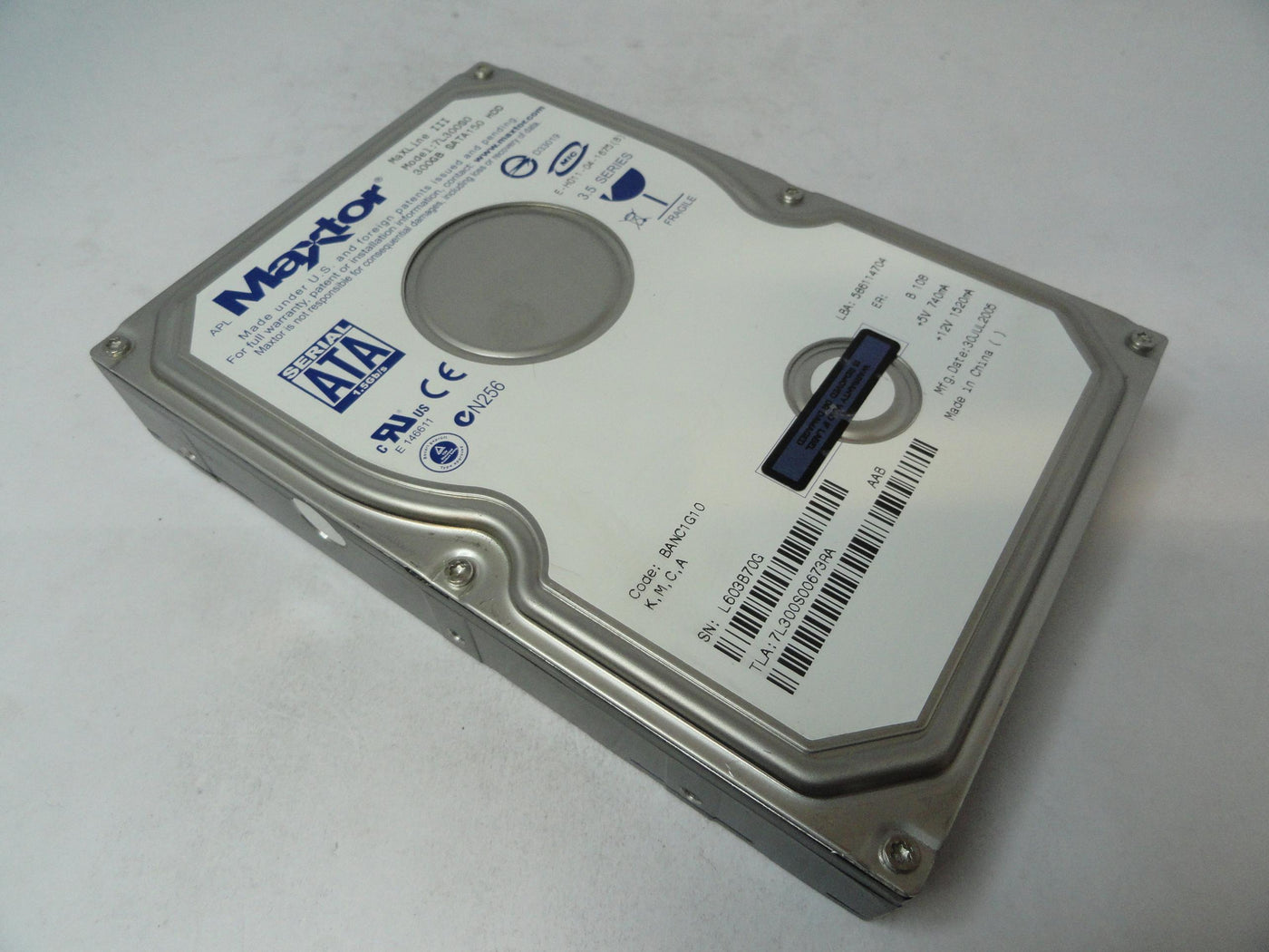 PR22057_7L300S0_Maxtor 300Gb SATA 7200rpm 3.5in HDD - Image2