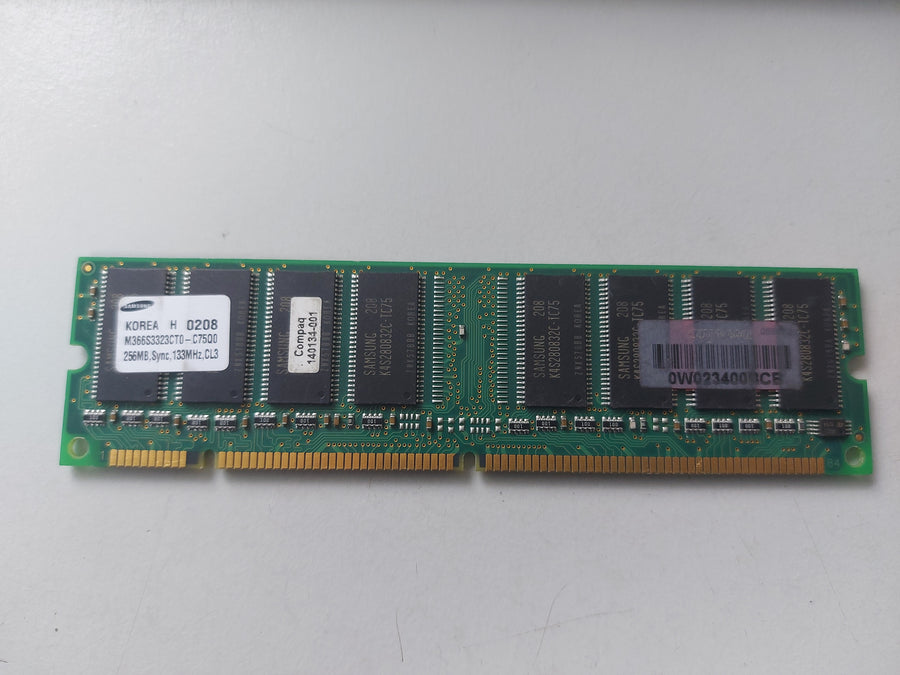 Samsung Compaq 256MB PC133 133MHz non-ECC Unbuffered CL3 168-Pin DIMM ( M366S3323CT0-C75Q0 140134-001 ) REF