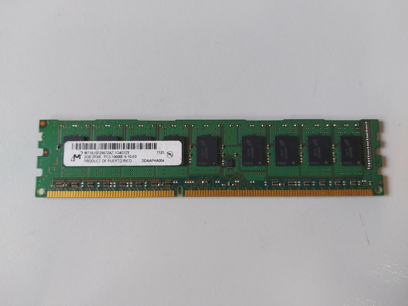 Micron HP 2GB PC3-10600 DDR3-1333MHz ECC Unbuffered CL9 240-Pin DIMM ( MT18JSF25672AZ-1G4G1ZE 500209-562 ) REF