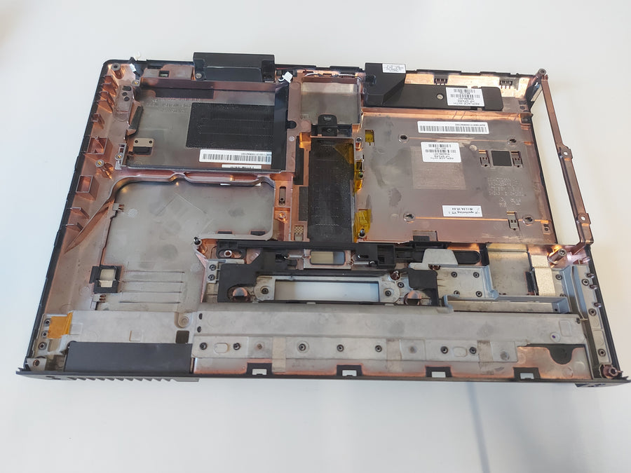 HP Probook 6063b Bottom Plastics ( 639482-001 639468-001 ) USED