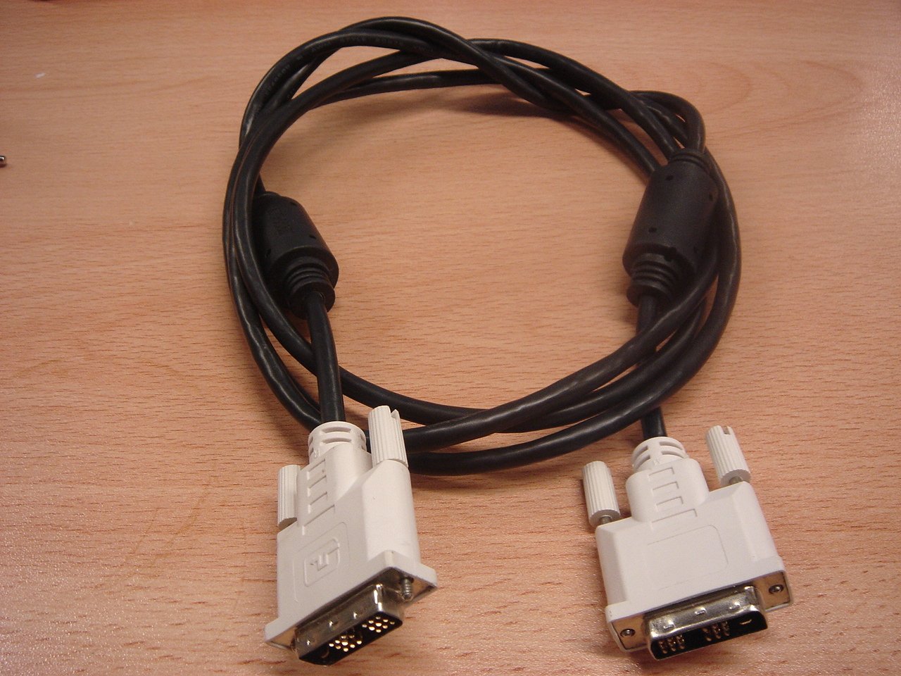 MC3290_DV-106_2m DVI Male to DVI Male Cable - Image2