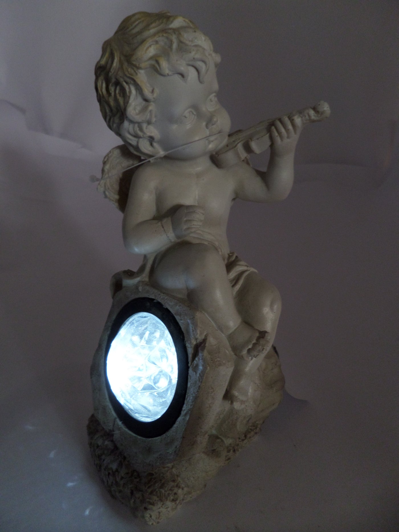 PR26256_BS122163_Premier cherub with solar white light.  Violin - Image5