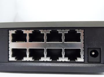 Belkin F5D5131-8 8-Port Network Switch ( F5D5131-8 F5D5131-8    Belkin )