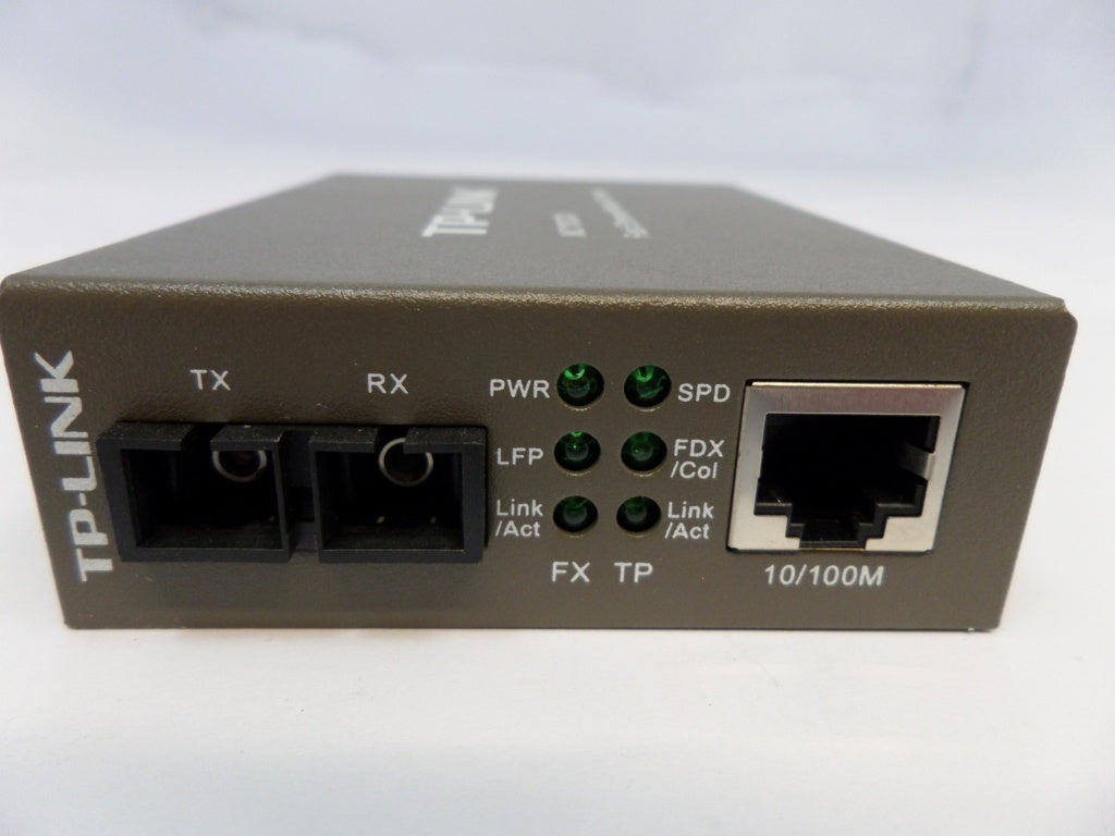 TP-LINK 10/100Mbps Multi-Mode Media Converter ( MC100CM MC100CM    TP-Link NOB )