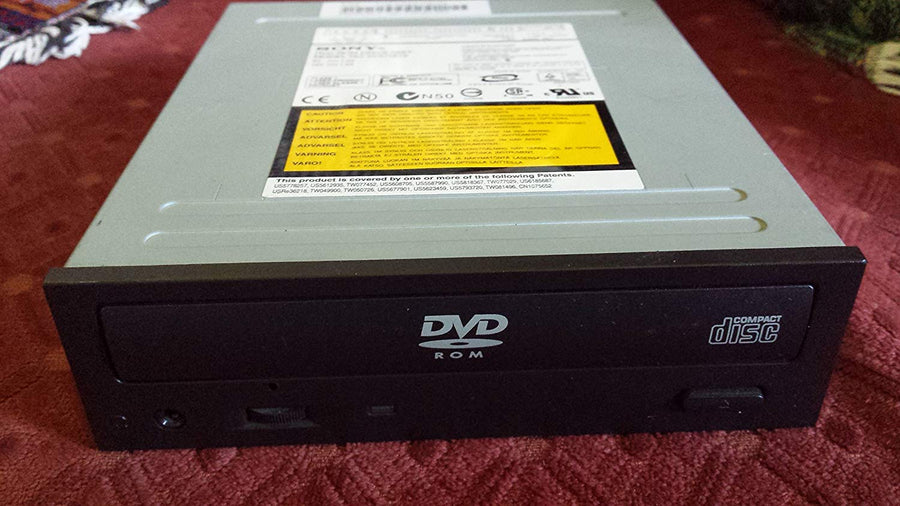 Sony DDU1612 16X DVD-ROM Drive IDE Black Bezel ( DDU1612 USED)