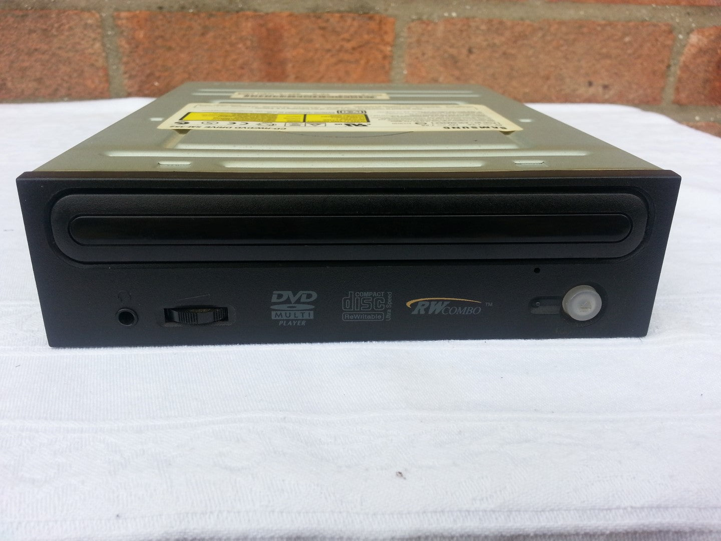 Toshiba Samsung CD-RW DVD-ROM IDE Combo Drive ( SM-352 USED  )