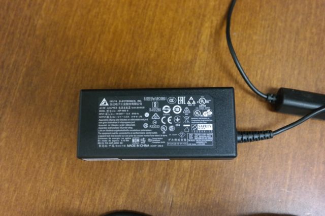 DELTA  POWER ADAPTOR / CHARGER  (ADP 40DD USED)
