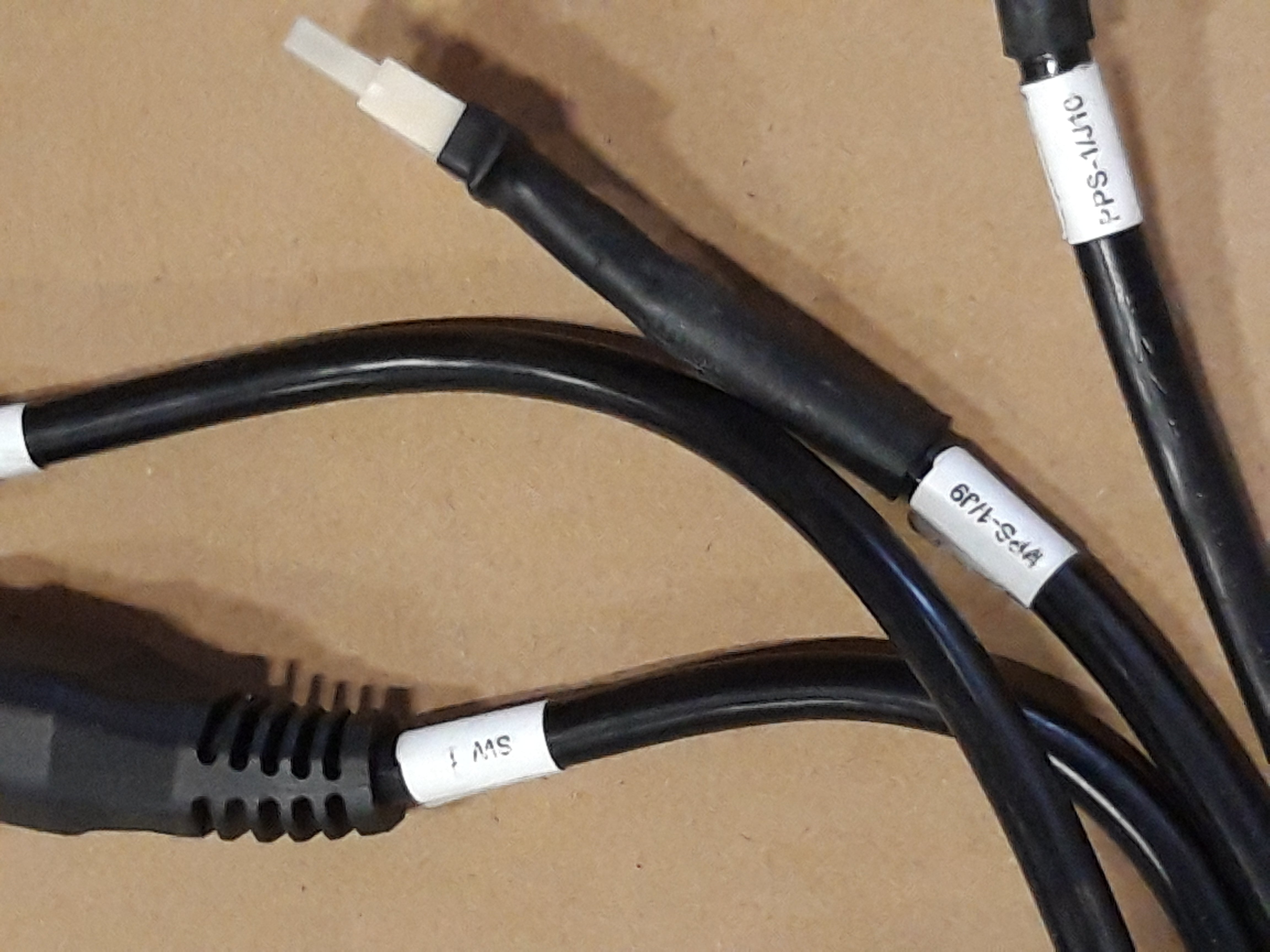 IBM DS8000 Power Distribution Box and Cable (22R0842 USED)