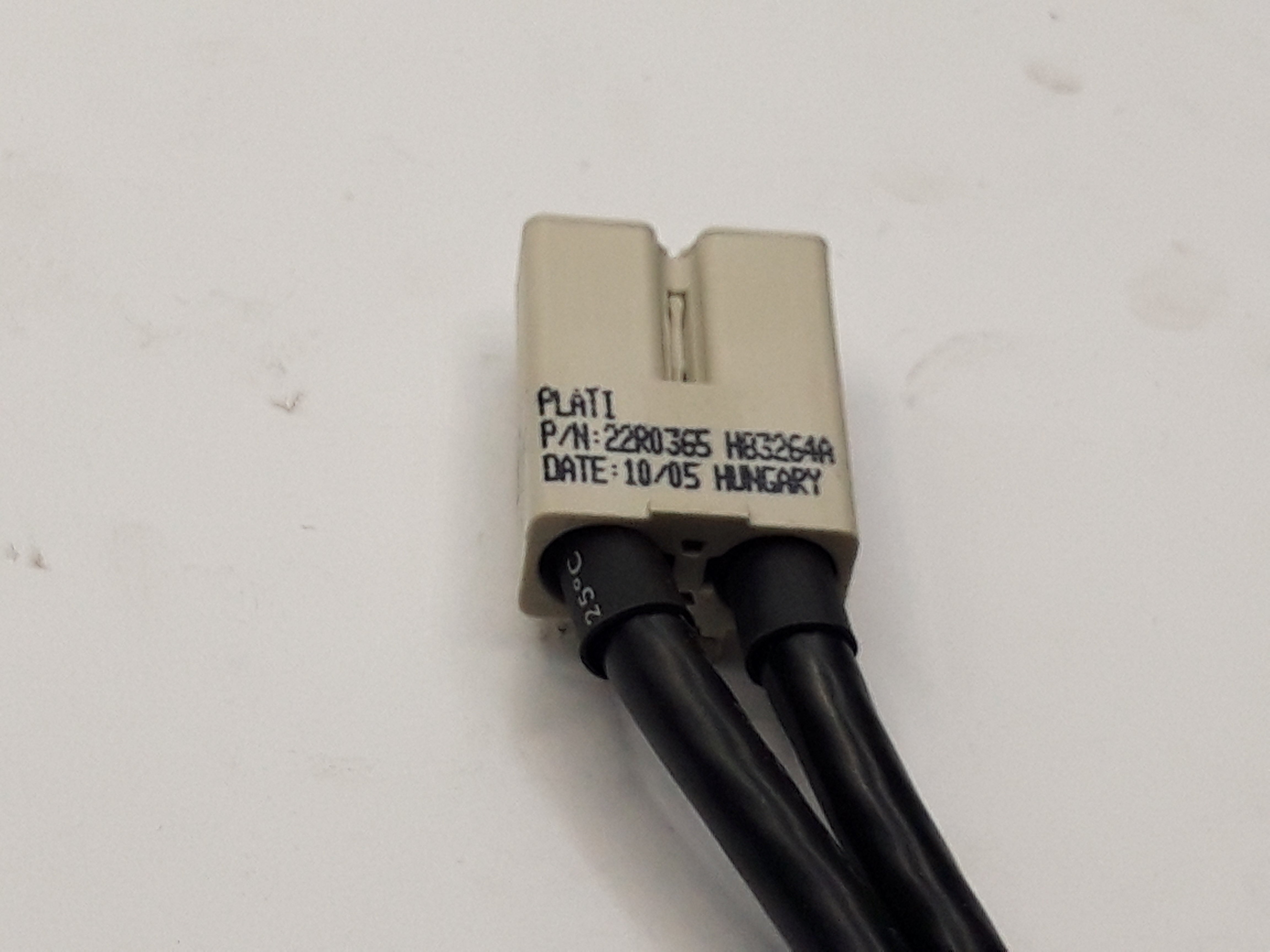 IBM Cable 208V Bus Bar to Battery Module (22R0365 USED)