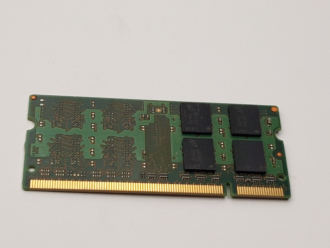 Micron 1GB 2Rx8 PC2-5300s SODIMM (MT8TF25632HZ-667H1 Ref )