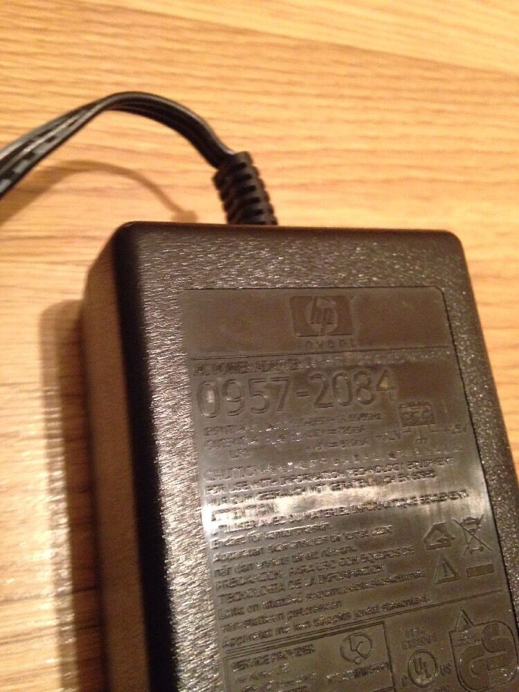 HP AC Power Adaptor (0957 2084 USED)