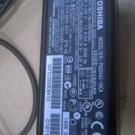TOSHIBA AC ADAPTER 19V  2.37 A ( MODEL NO PA5044U 1ACA )