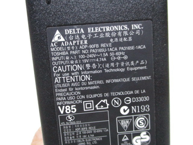 Delta Electronics AC Adaptor 100-240V (ADP 90FB USED)