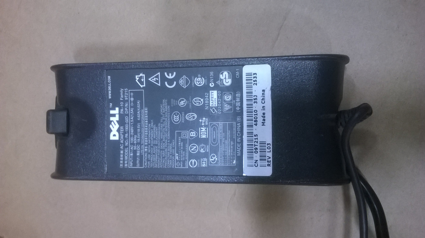 Dell AC Laptop Adapter IN: 100-240v Out 19.5v 4.62 ( 09T215 PA-1900-02D  Dell )