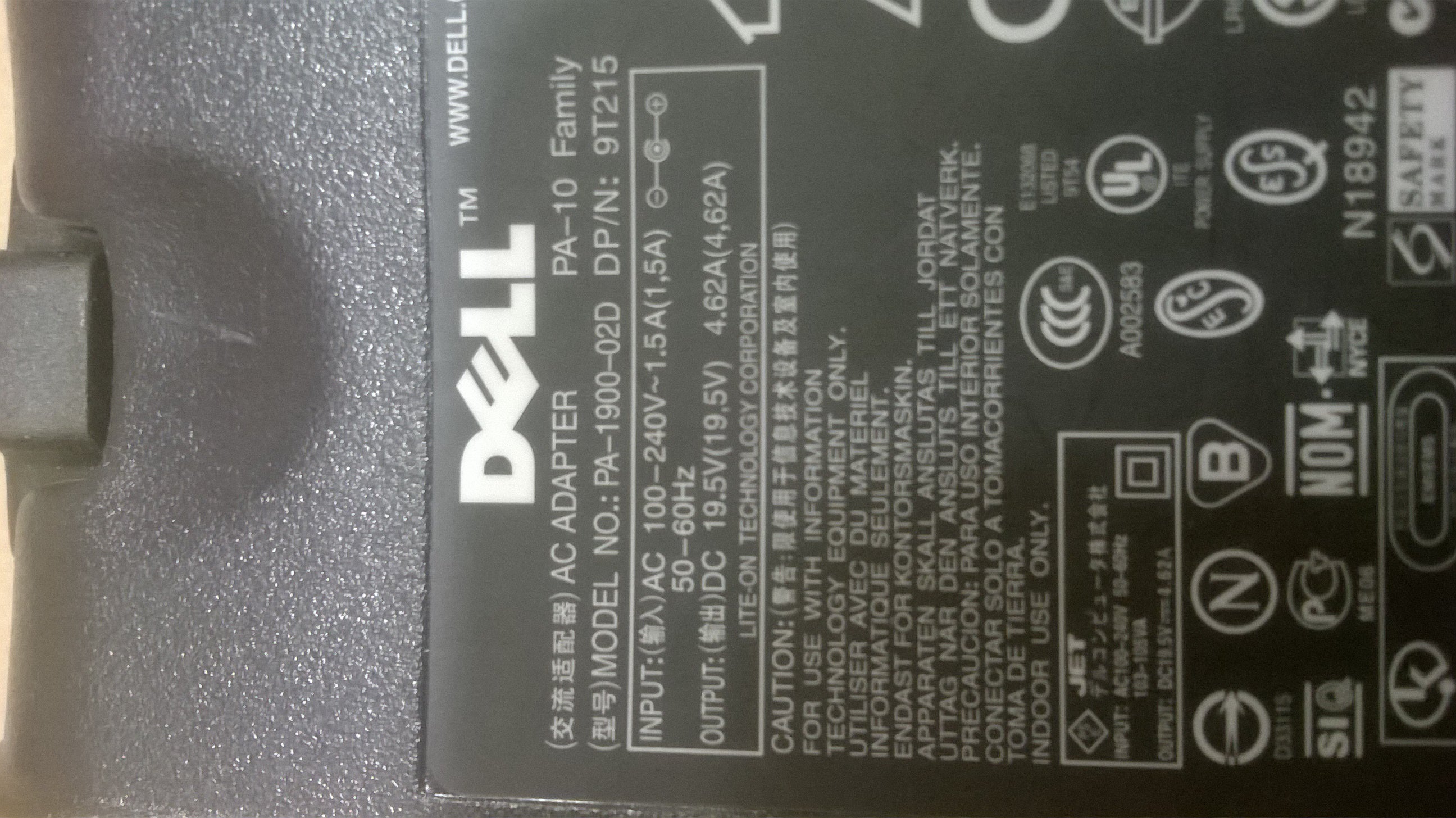 Dell AC Laptop Adapter IN: 100-240v Out 19.5v 4.62 ( 09T215 PA-1900-02D  Dell )