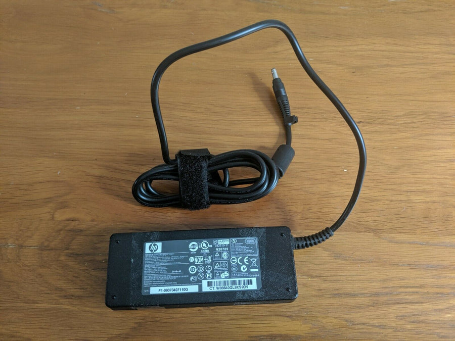 HP LAPTOP Charger (393954 002 USED)