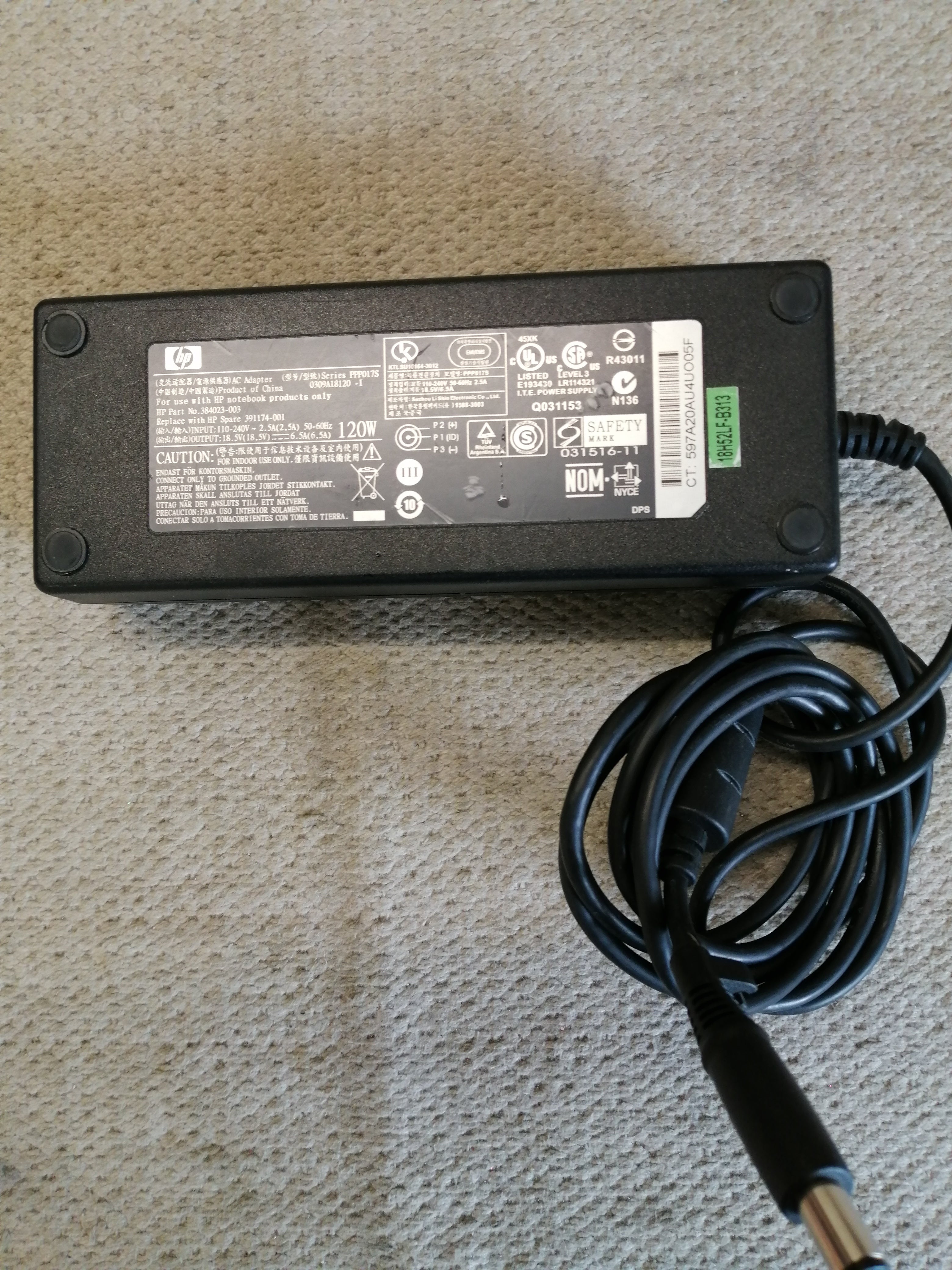 HP AC ADAPTER PPP017S IN 240V 2.5A OUT 18.V 6.5A ( 384023 -003 USED )