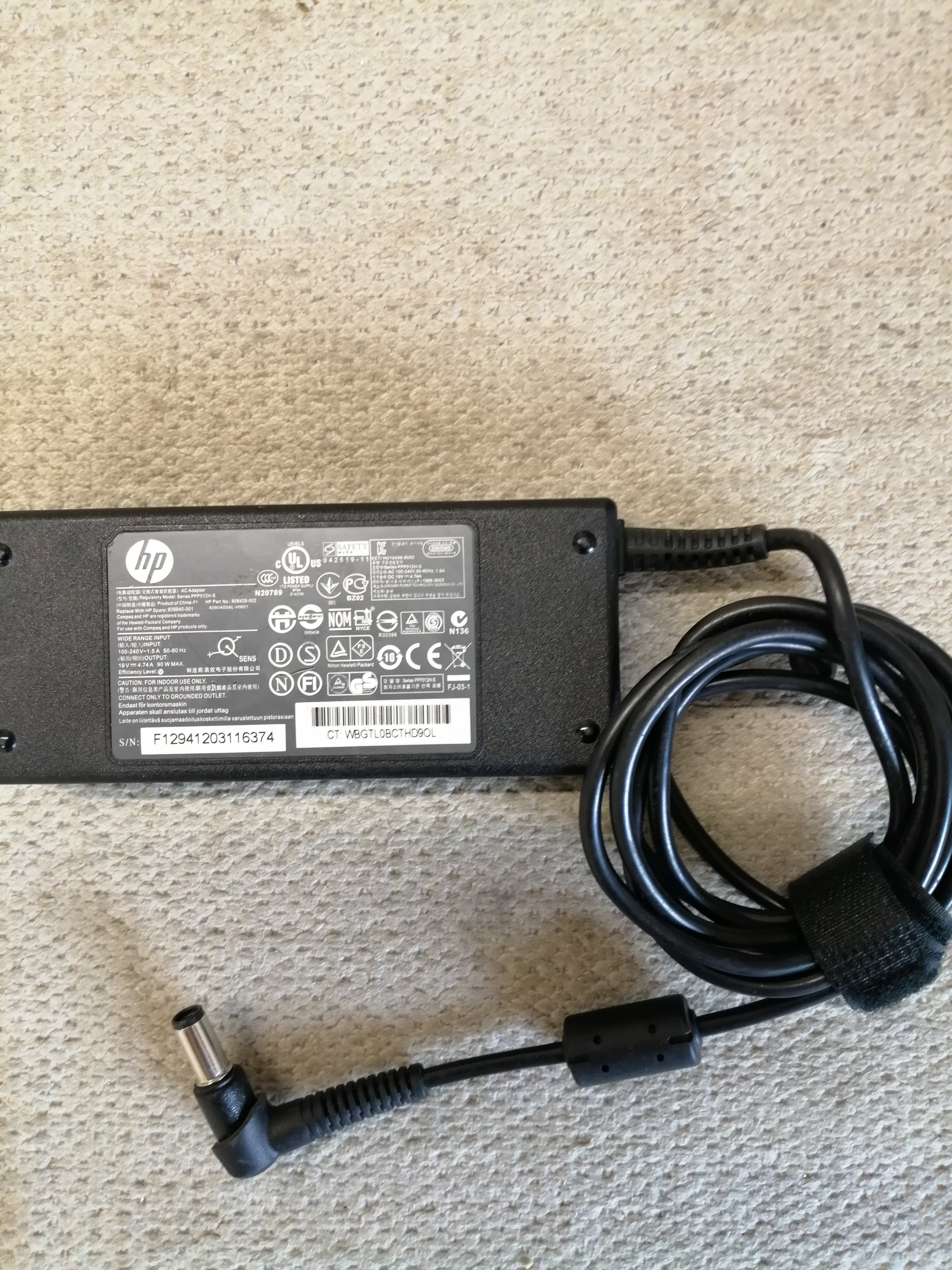 HP AC ADAPTER PPP012H-S IN 240V 1.5A OUT 19V 4.74A (608428-002 USED )