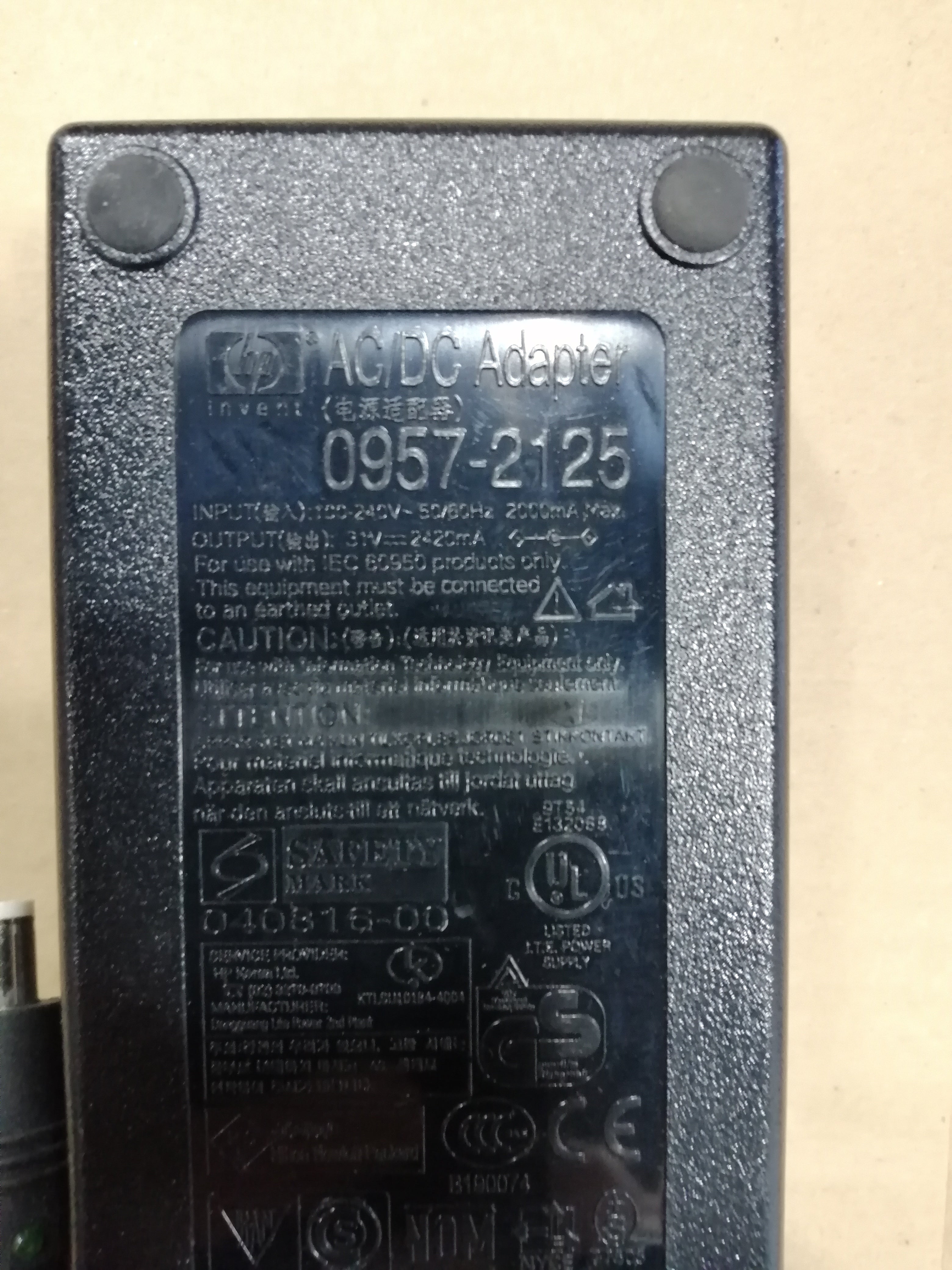 HP AC ADAPTER 0957-2125 IN 240V 2MA OUT 31V 2420 MA (  0957-2125 USED ))