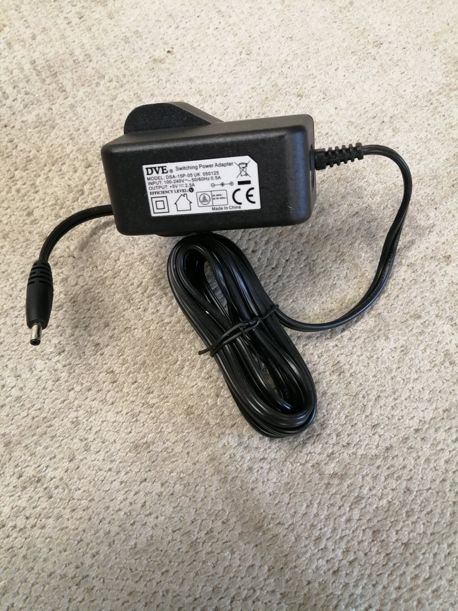DVE SWITCHING POWER ADAPTER IN 100-240V 0.5A OUT 5V 2.5A (  DSA-15P-05 USED )