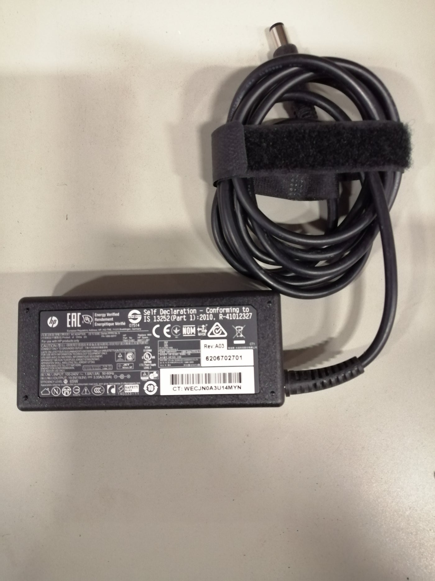 HP AC ADAPTER IN 240V 1.6A OUT 19.5V 3.3A  PPP019L-S  ( 756413-001 USED )