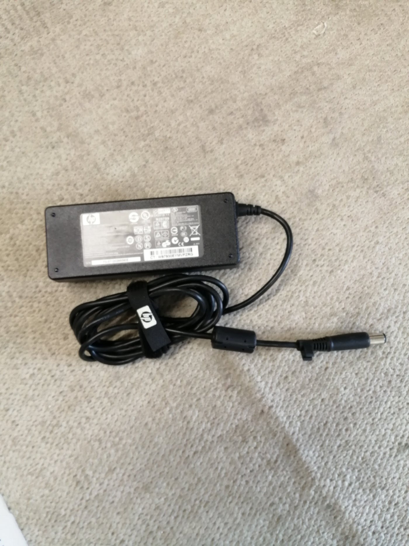 HP AC ADAPTER PPP012H-S IN 240V 1.5 OUT 19V 4.74A ( 384020-002 USED )