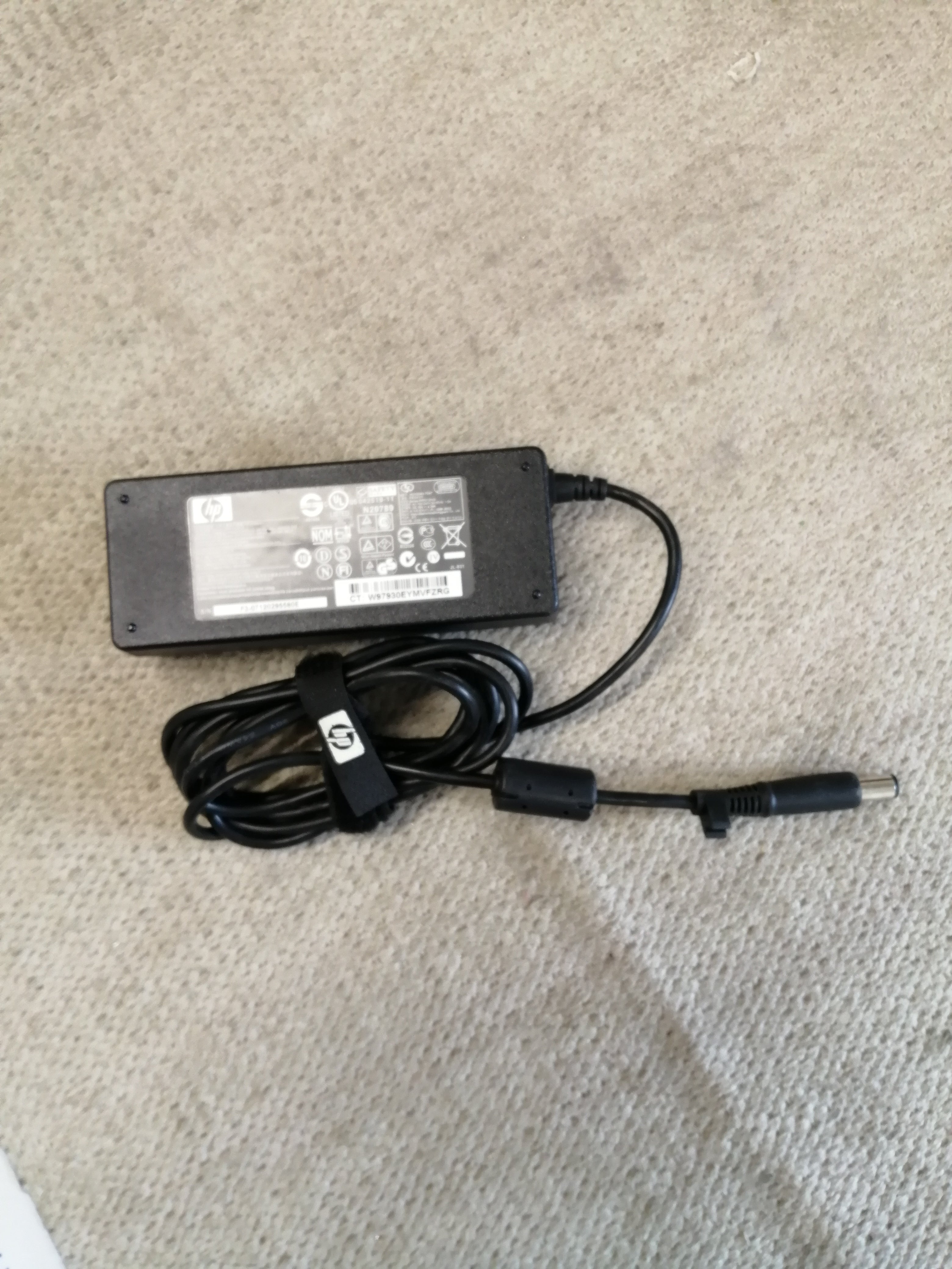 HP AC ADAPTER PPP012H-S IN 240V 1.5 OUT 19V 4.74A ( 384020-002 USED )