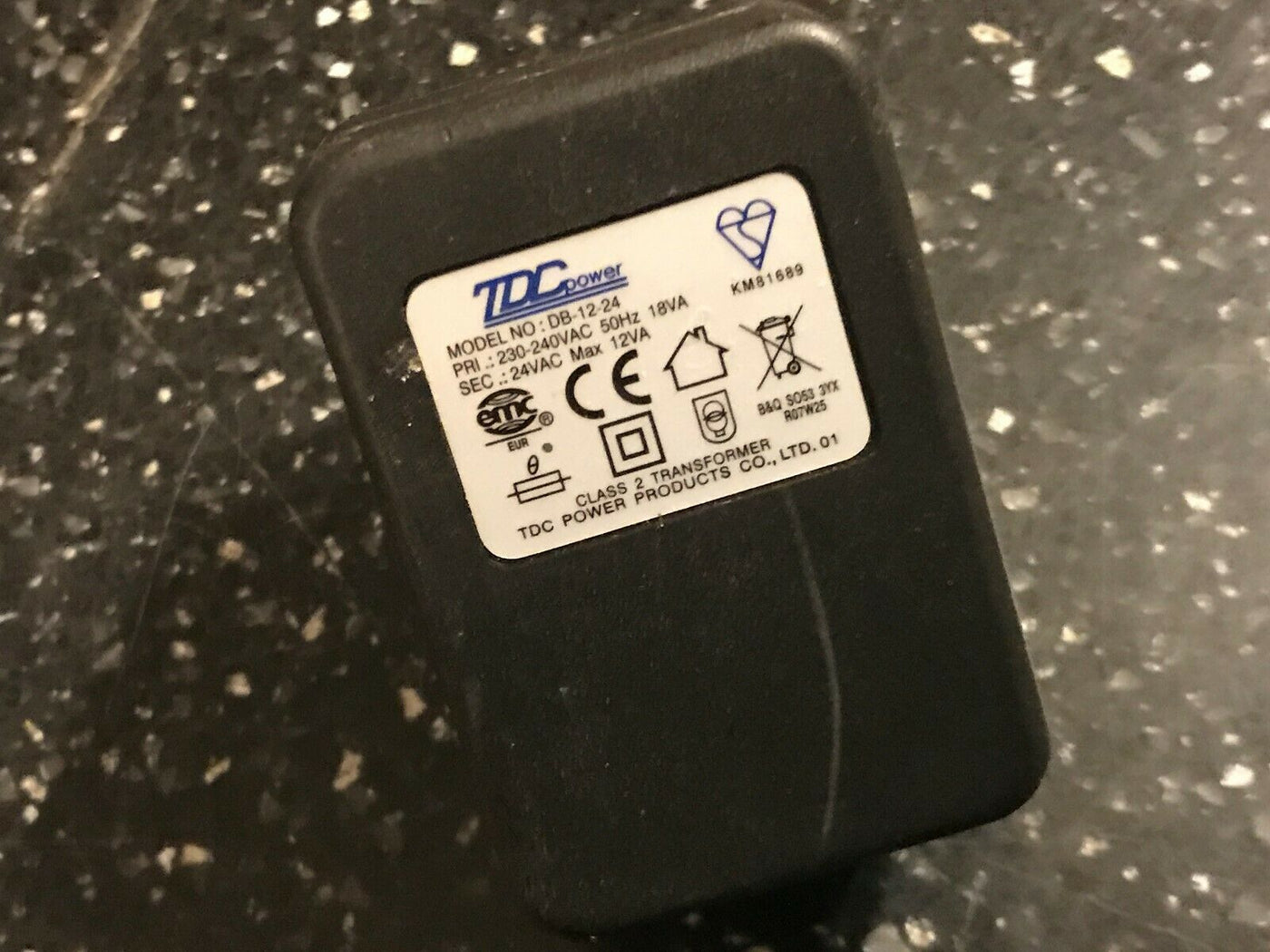 TDC UK PLUG POWER SUPPLY TRANSFORMER 24V  (DB 12 24 USED)