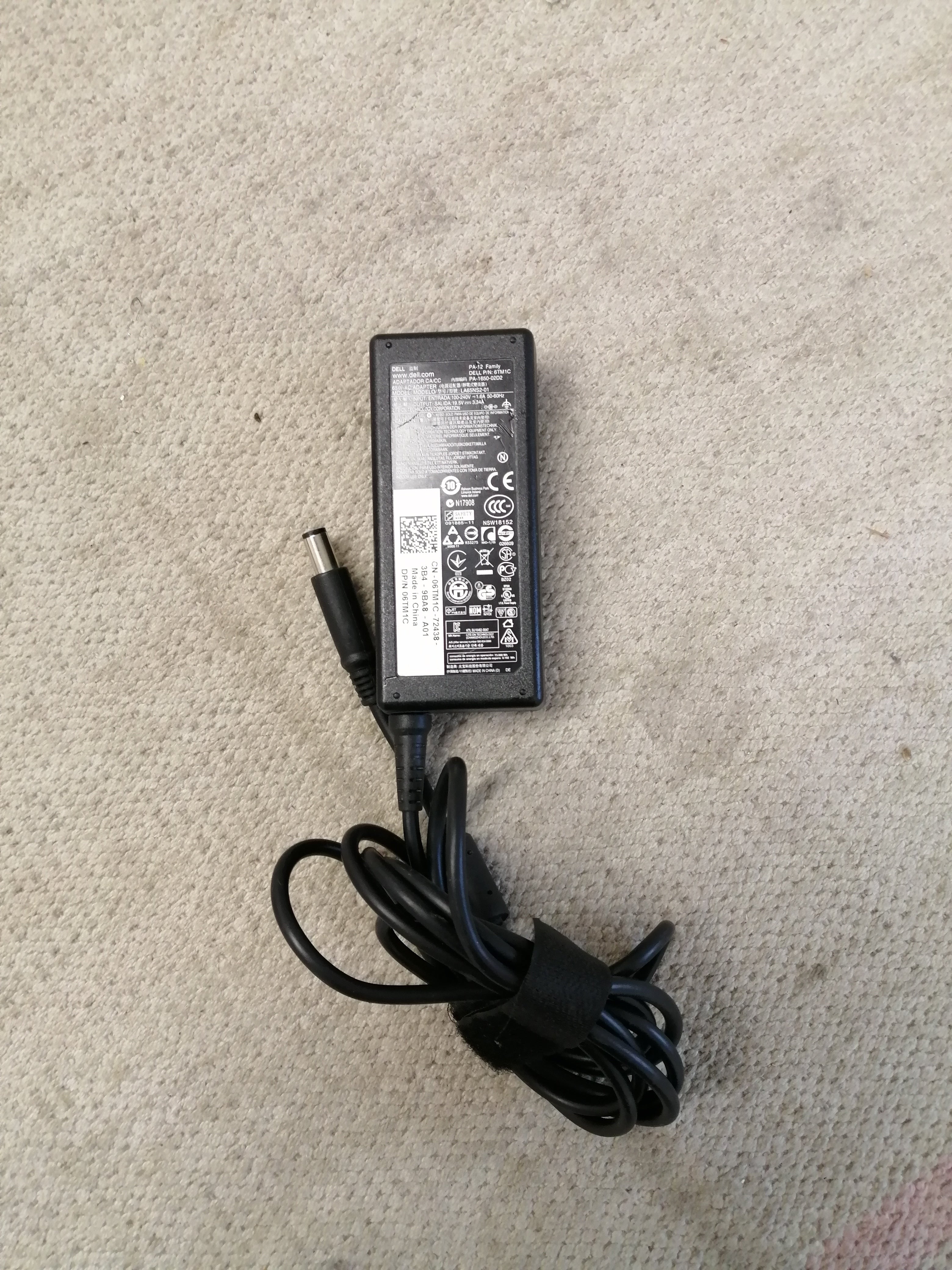 DELL AC POWER ADAPTER LA65NS2-01 IN 240V 1.6A OUT 19.5V 3.34A ( 6TM1C USED )