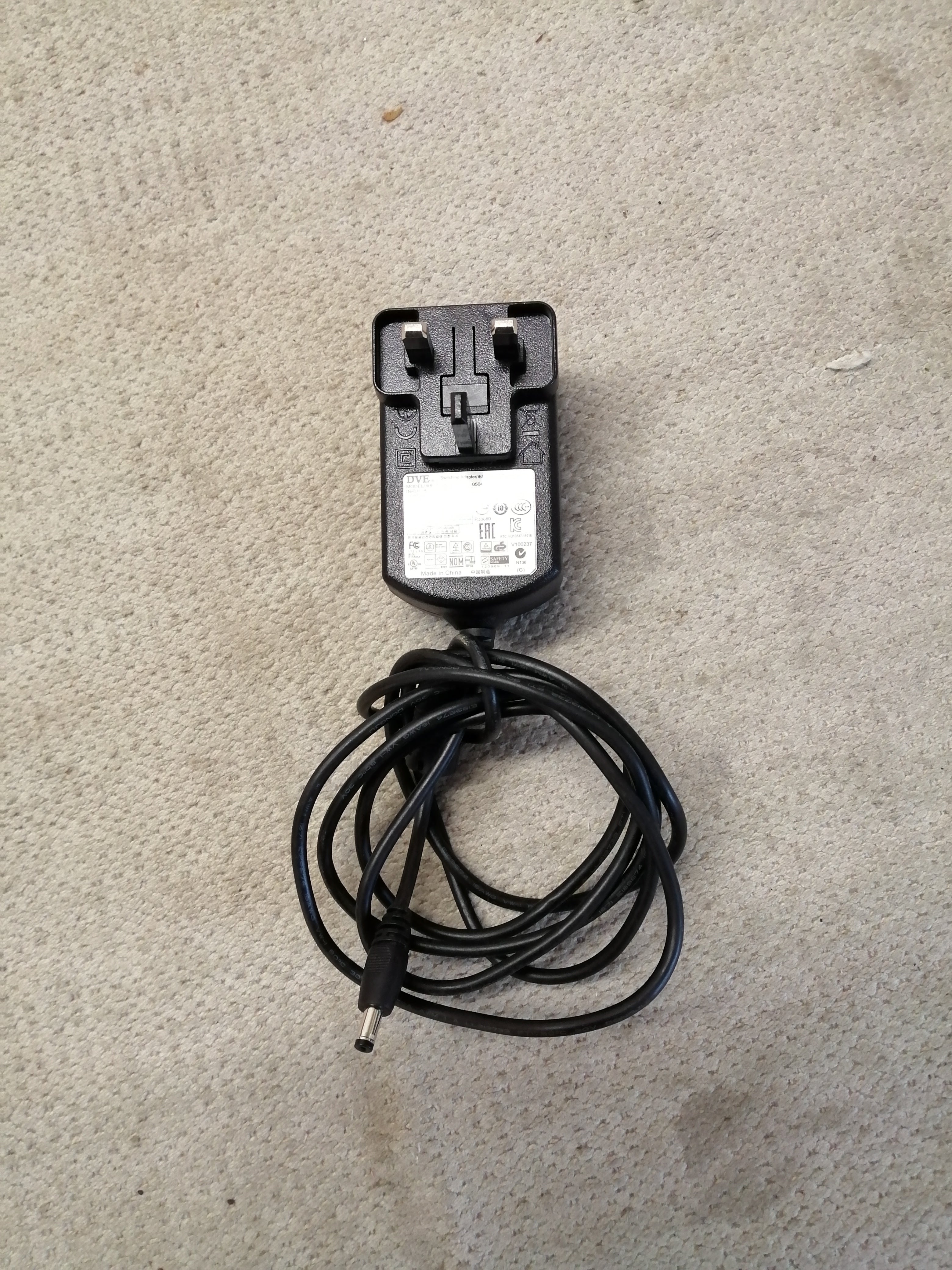DVE Switching Adaptor 5V 4A ( DSA -24CA 05 USED)