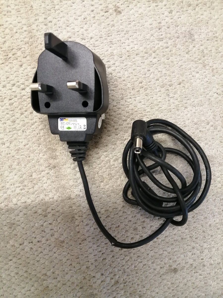 COMING DATA AC ADAPTER IN 240V 0.5A OUT 5V 1A ( CP0510 USED )