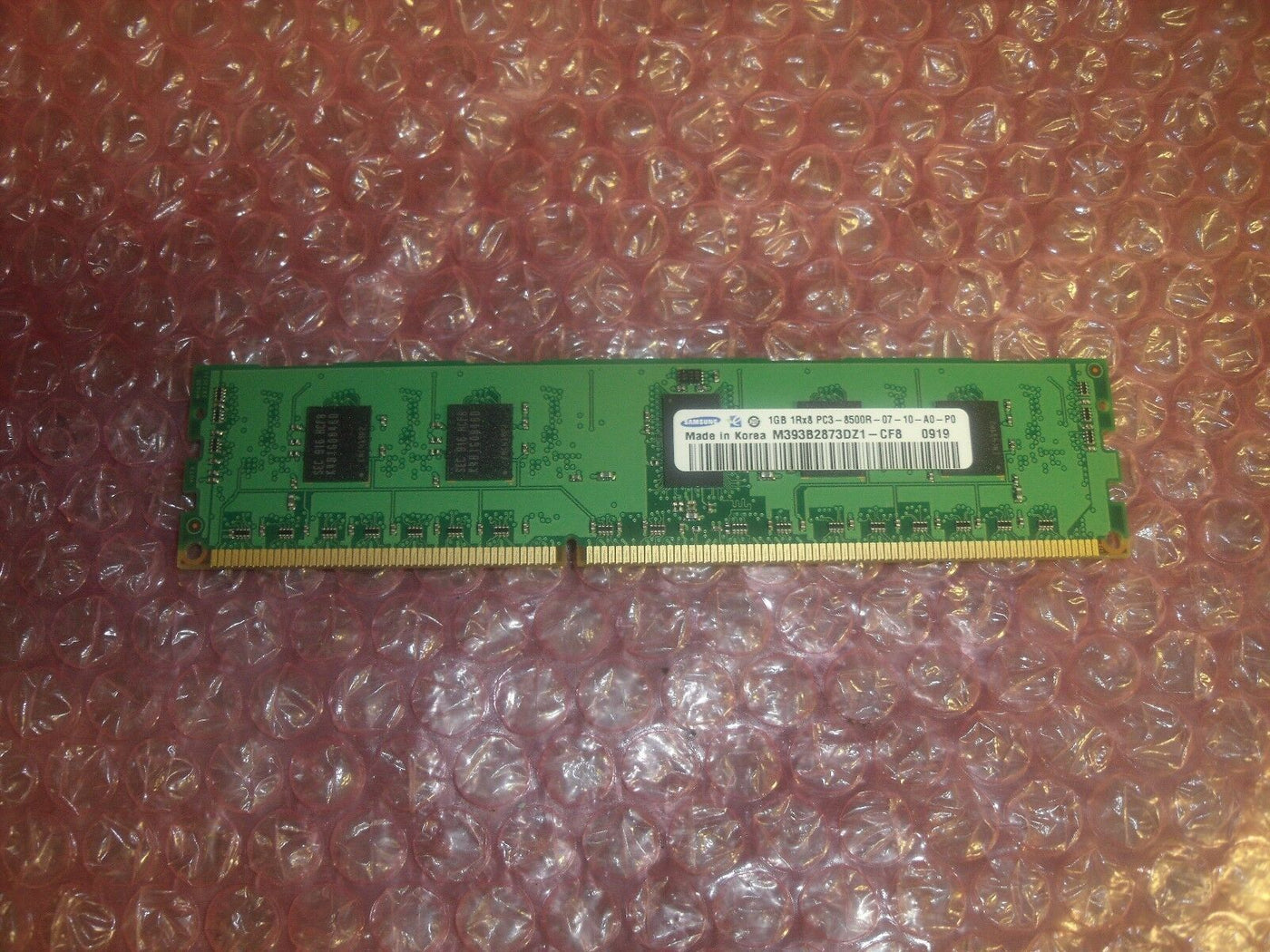 Samsung M393B2873DZ1-CF8 1GB 1RX8 PC3-8500R 1066MHZ ECC Server Memory (M393B2873DZ1-CF8 USED)