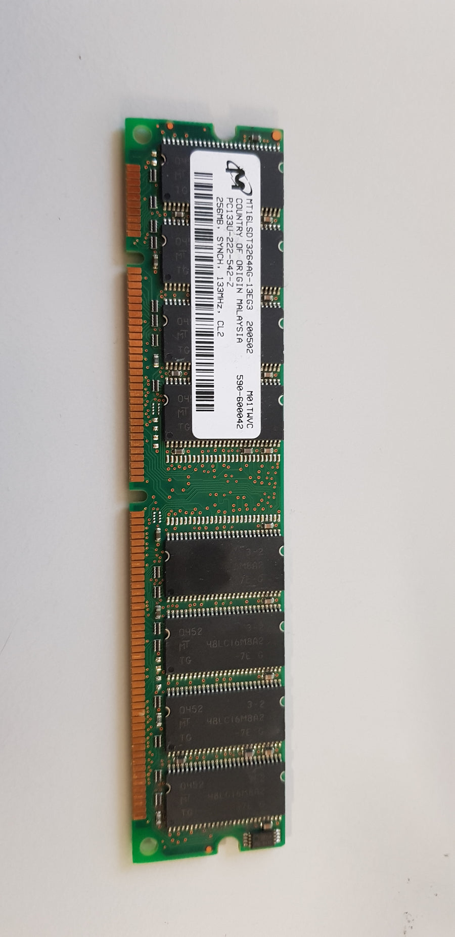 Micron 256MB PC133 CL2 133MHz non-ECC Unbuffered 168-Pin DIMM Memory Module (MT16LSDT3264AG-13EG3 REF)