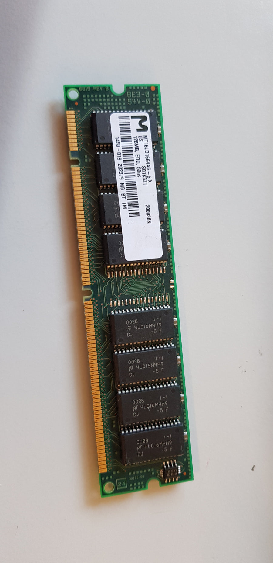 Micron 128MB 1Rx4 168Pin nonECC Unbuffered DIMM Memory Module (MT16LD1664AG-5X)