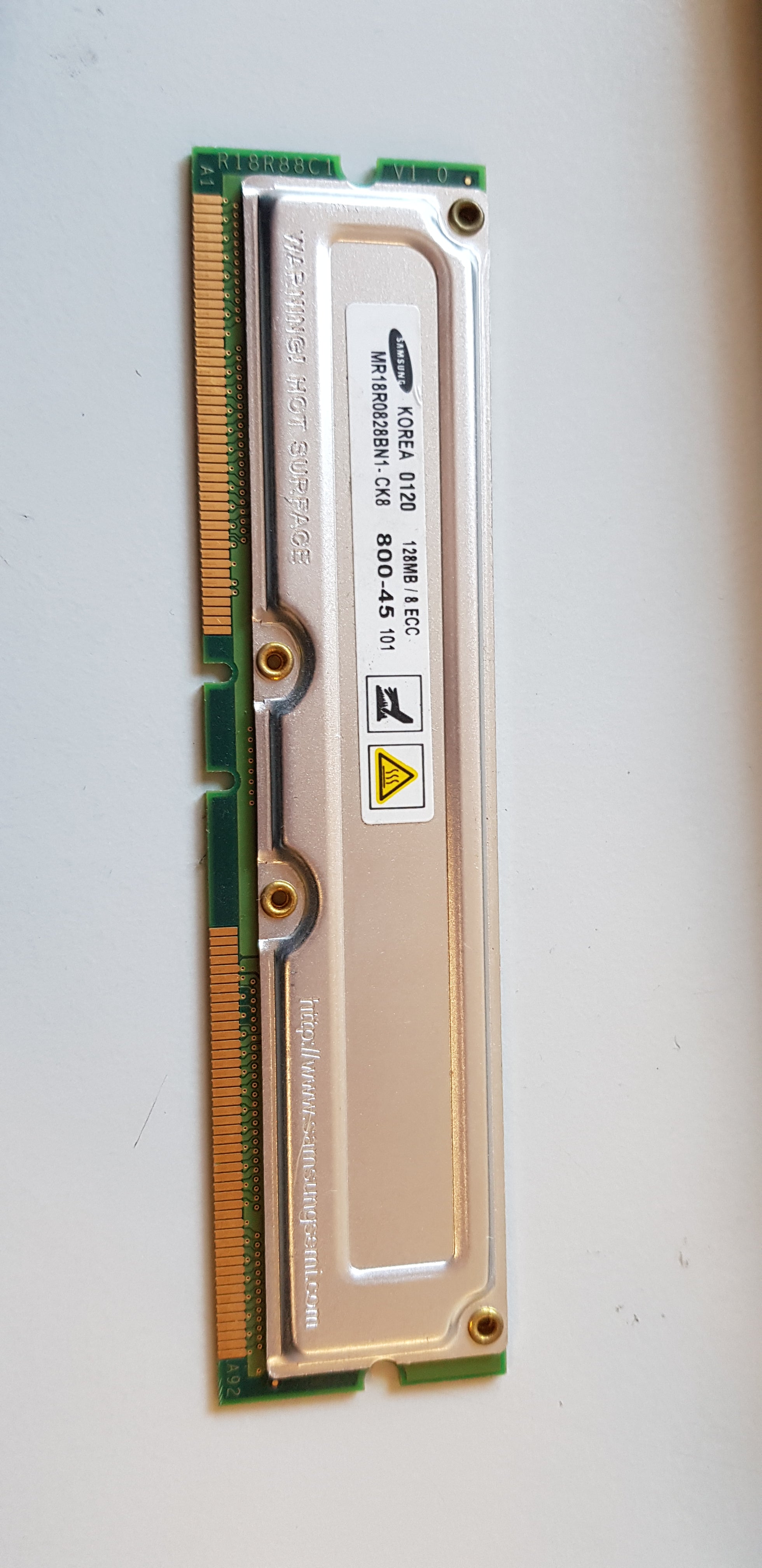 Samsung Rambus 128MB PC800 800MHz 45ns ECC 184-Pin RDRAM RIMM Memory Module (MR18R0828BN1-CK8)